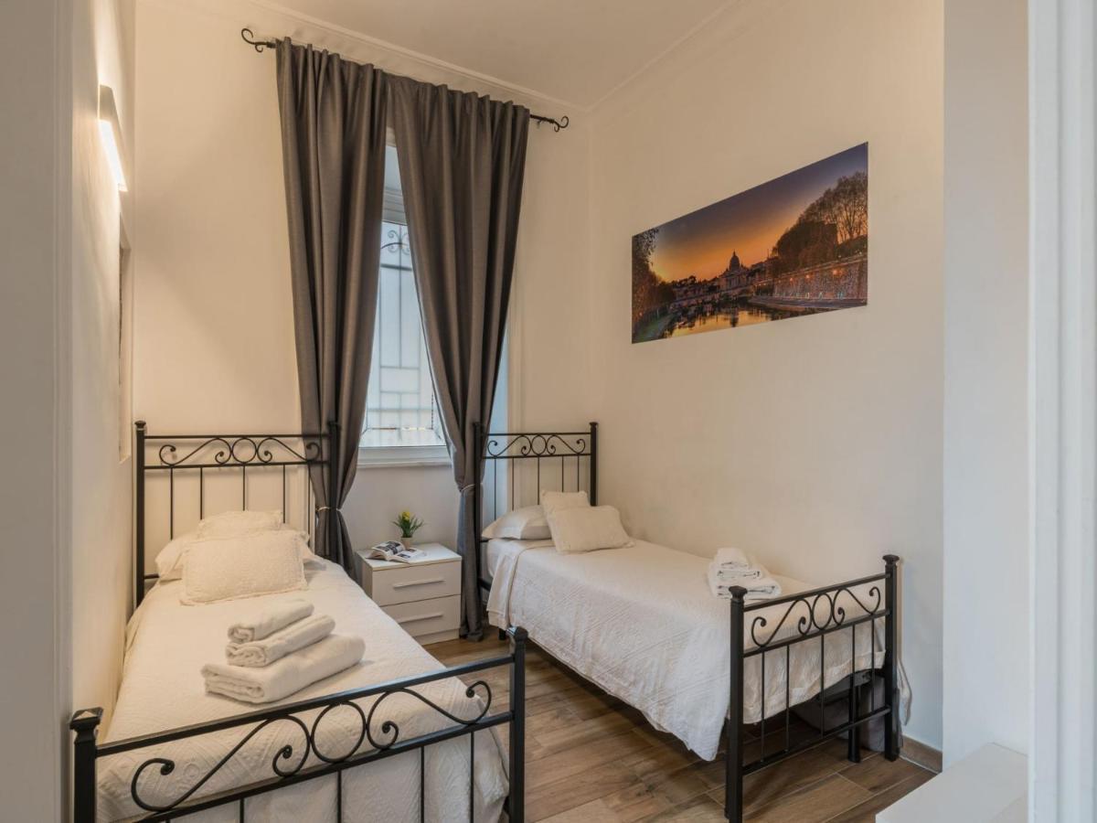 The Best Rent - Elegant Three-Bedroom Apartment A Few Steps From Fontana Di Trevi Exteriör bild