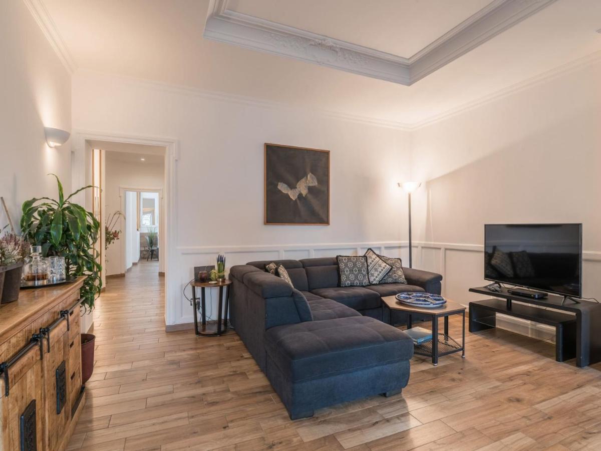 The Best Rent - Elegant Three-Bedroom Apartment A Few Steps From Fontana Di Trevi Exteriör bild